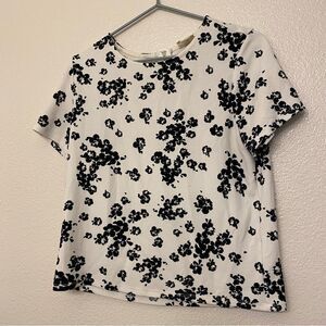 One Clothing stretchy white black floral short sleeve blouse top crew neck M